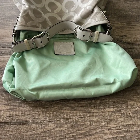 COACH Vintage Cream White Peyton Shoulder Bag Uncommon Light Green Lining - Picture 7 of 9